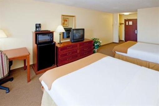 фото отеля Holiday Inn Express Hotel & Suites Muncie