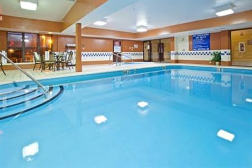 фото отеля Holiday Inn Express Hotel & Suites Muncie