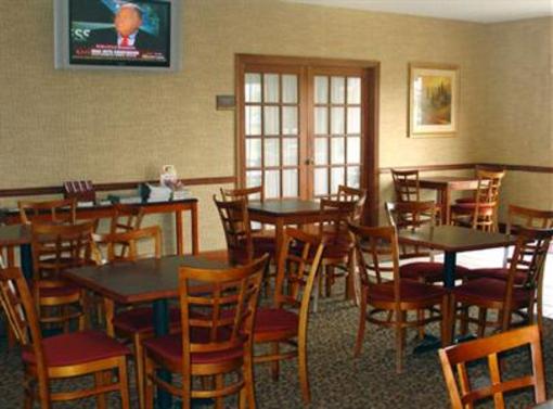 фото отеля Holiday Inn Express Hotel & Suites Muncie