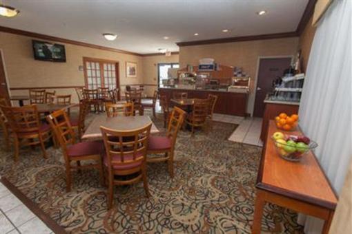 фото отеля Holiday Inn Express Hotel & Suites Muncie