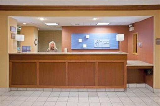 фото отеля Holiday Inn Express Hotel & Suites Muncie