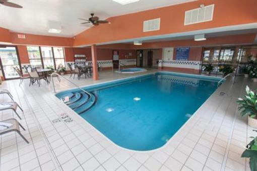 фото отеля Holiday Inn Express Hotel & Suites Muncie