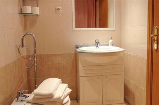фото отеля Apartamentos Caballero de Gracia