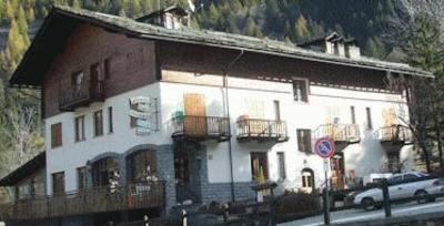 фото отеля Hotel Flora Alpina Gressoney-Saint-Jean