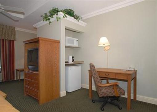 фото отеля Comfort Inn at Founders Tower
