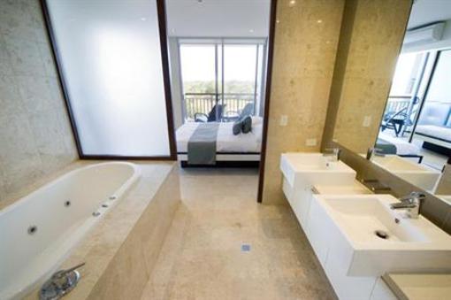 фото отеля Santai Retreat Apartments Casuarina Beach