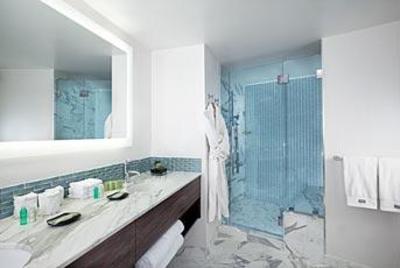 фото отеля The Westin Bonaventure Hotel & Suites