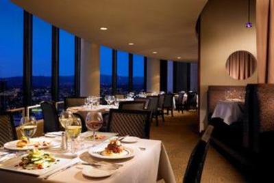 фото отеля The Westin Bonaventure Hotel & Suites