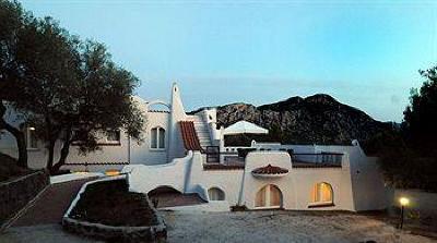фото отеля Cedrino Hotel Dorgali