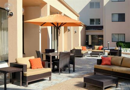 фото отеля Courtyard by Marriott Herndon Reston