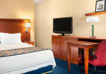 фото отеля Courtyard by Marriott Herndon Reston