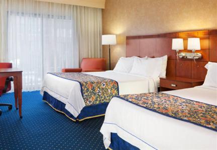 фото отеля Courtyard by Marriott Herndon Reston