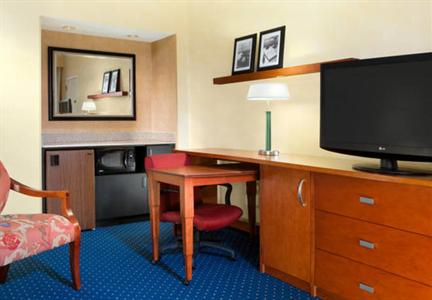 фото отеля Courtyard by Marriott Herndon Reston