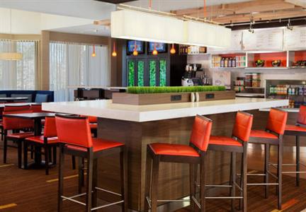 фото отеля Courtyard by Marriott Herndon Reston