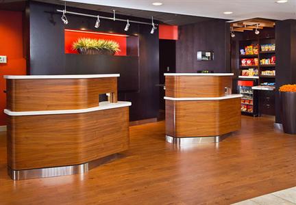 фото отеля Courtyard by Marriott Herndon Reston
