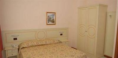 фото отеля Plazza Hotel Porcari