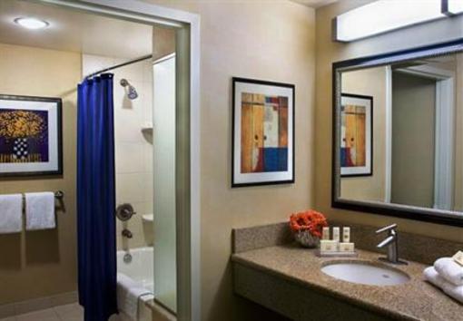 фото отеля Courtyard by Marriott Brampton