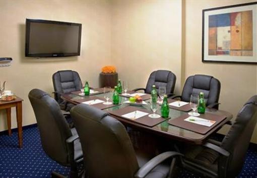 фото отеля Courtyard by Marriott Brampton