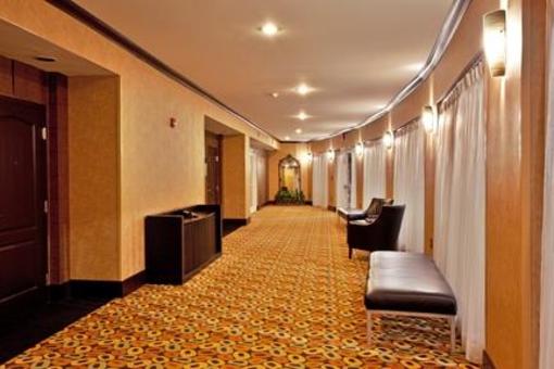 фото отеля Holiday Inn Hotel & Suites - North