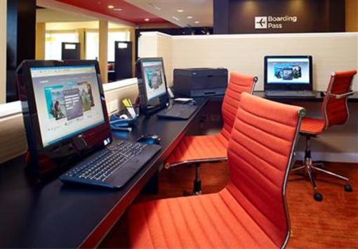 фото отеля Courtyard by Marriott Louisville East