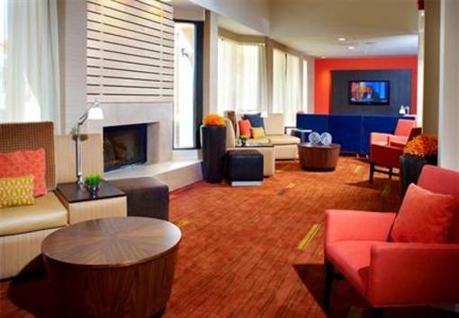 фото отеля Courtyard by Marriott Louisville East