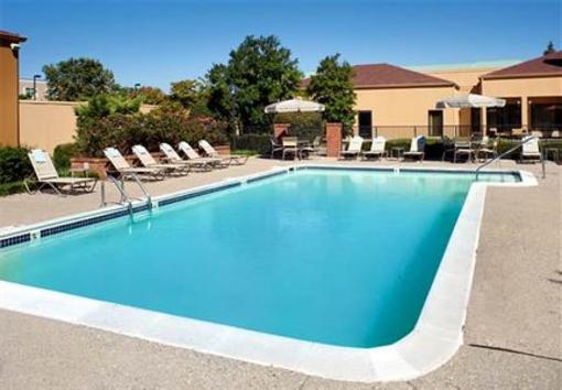 фото отеля Courtyard by Marriott Louisville East