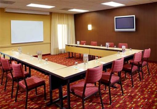 фото отеля Courtyard by Marriott Louisville East