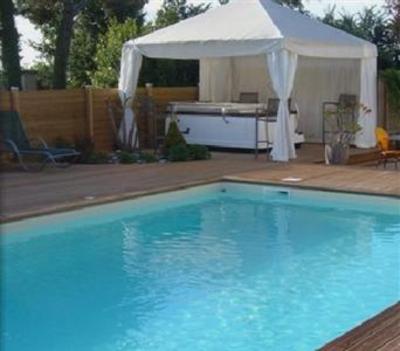 фото отеля Hotel Le Parasol Ars-en-Re