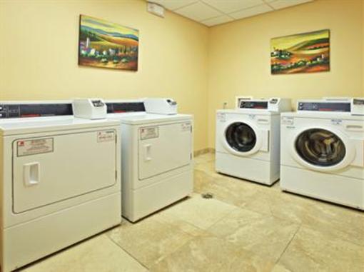 фото отеля Holiday Inn Express Hotel & Suites Marshall