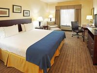 Holiday Inn Express Hotel & Suites Marshall