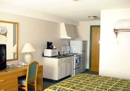 фото отеля Econo Lodge & Suites
