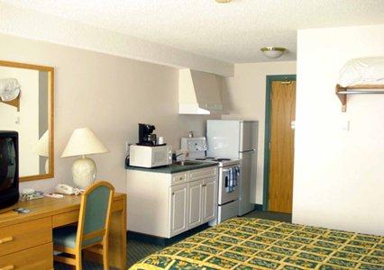 фото отеля Econo Lodge & Suites