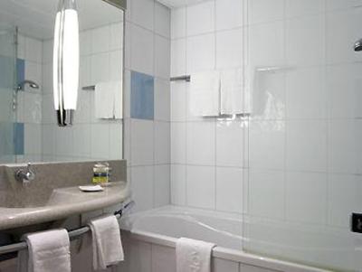 фото отеля Novotel Zurich Airport Messe