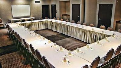 фото отеля Humphry Inn & Suites Winnipeg