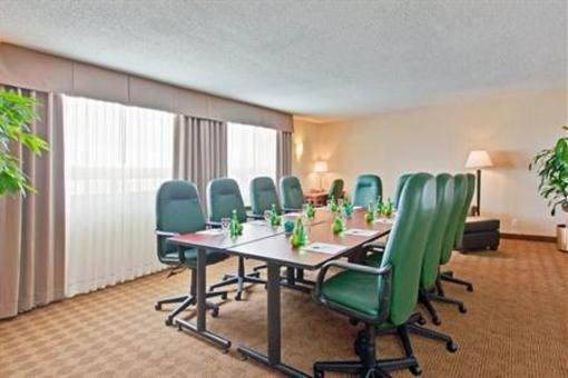 фото отеля Holiday Inn Laval Montreal