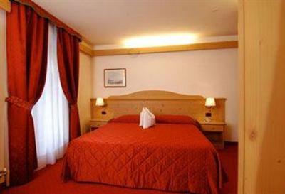 фото отеля Alphotel Taller Dimaro