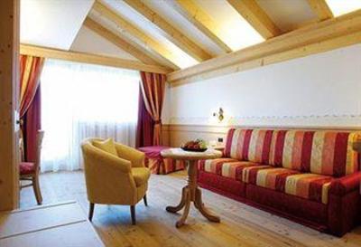 фото отеля Alphotel Taller Dimaro