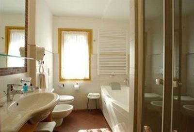 фото отеля Alphotel Taller Dimaro
