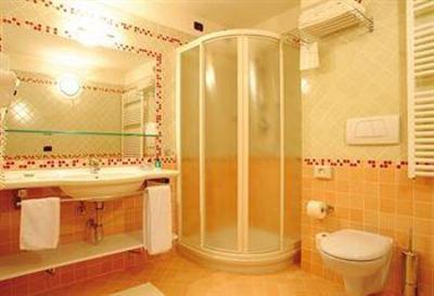 фото отеля Alphotel Taller Dimaro