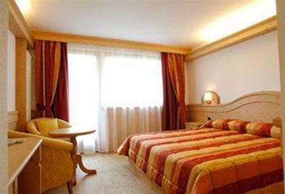 фото отеля Alphotel Taller Dimaro