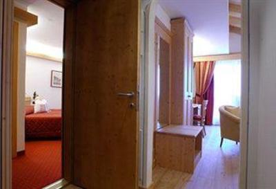 фото отеля Alphotel Taller Dimaro