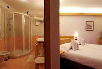 фото отеля Alphotel Taller Dimaro
