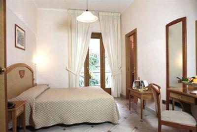 фото отеля Hotel Savoia Sorrento