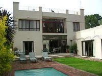 Riversong Guest House and Cottage