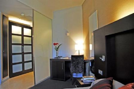фото отеля Madanis Hotel