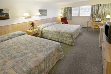 фото отеля Canadas Best Value Inn Whitehorse