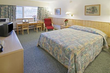 фото отеля Canadas Best Value Inn Whitehorse