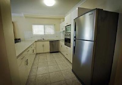 фото отеля Costa Royale Beachfront Apartments Trinity Beach Cairns
