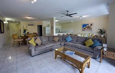 фото отеля Costa Royale Beachfront Apartments Trinity Beach Cairns