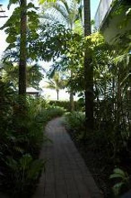 фото отеля Costa Royale Beachfront Apartments Trinity Beach Cairns